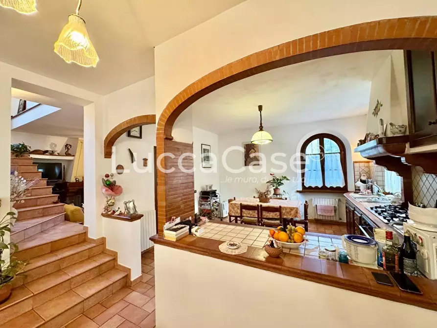 Immagine 26 di Villa in vendita  a Capannori