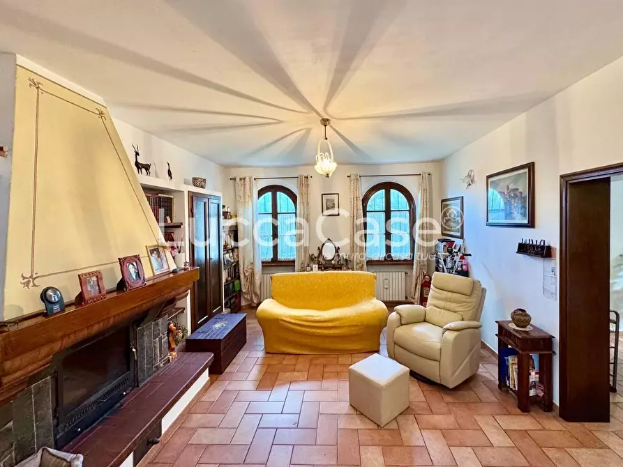 Immagine 44 di Villa in vendita  a Capannori