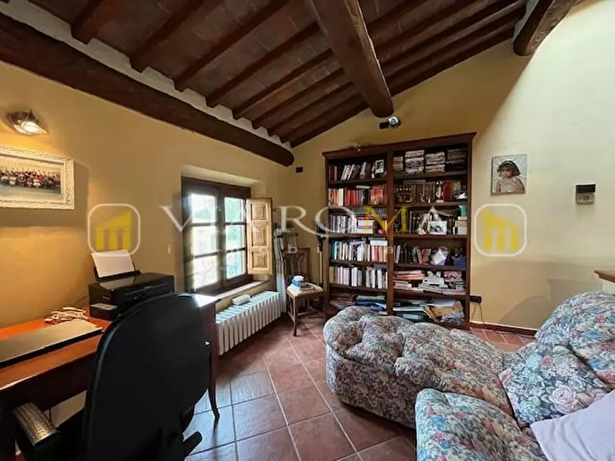 Immagine 3 di Rustico / casale in vendita  a Capannori