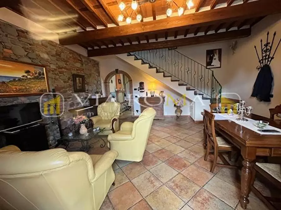 Immagine 12 di Rustico / casale in vendita  a Capannori