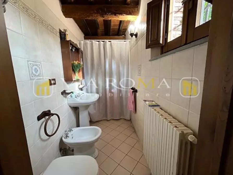 Immagine 16 di Rustico / casale in vendita  a Capannori