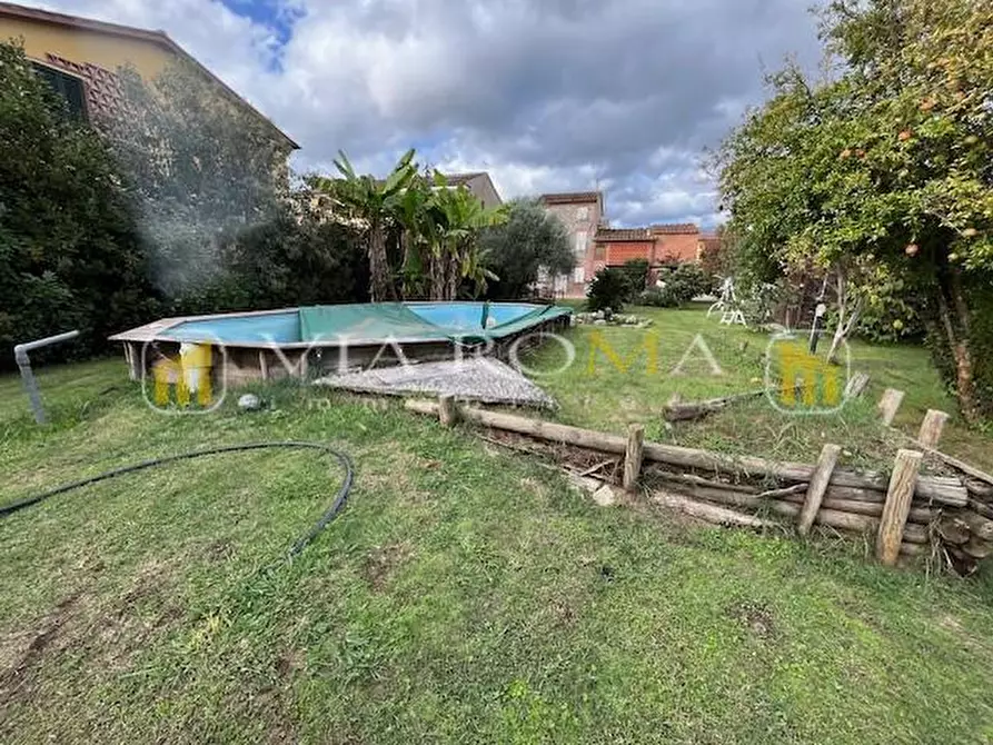 Immagine 25 di Rustico / casale in vendita  a Capannori