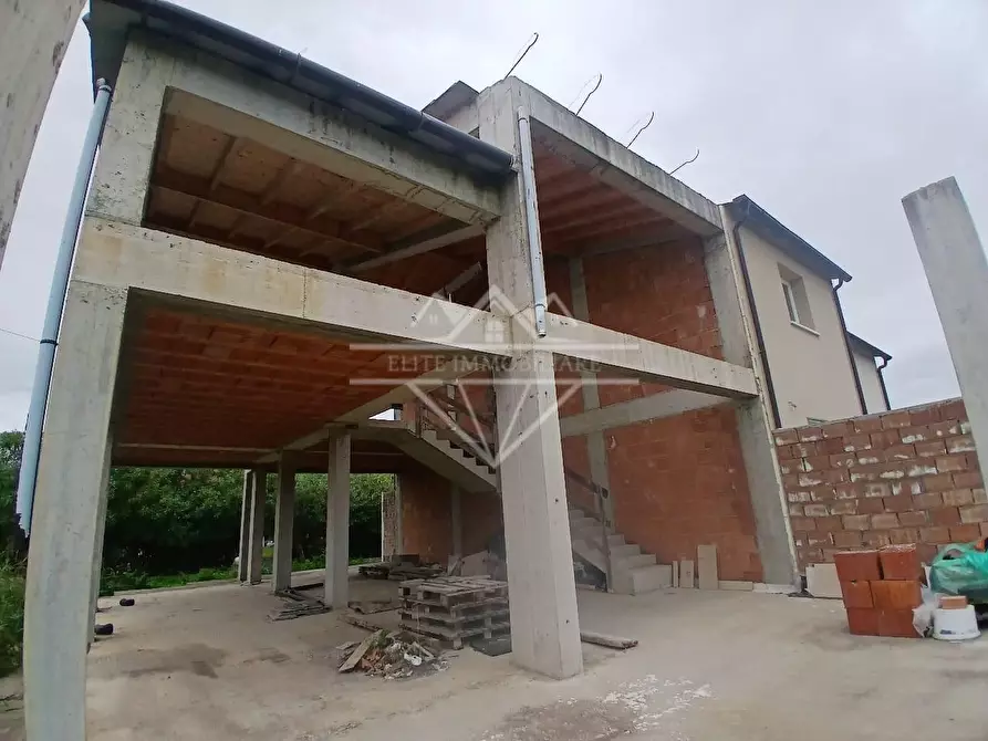 Immagine 5 di Casa bifamiliare in vendita  a Ortonovo