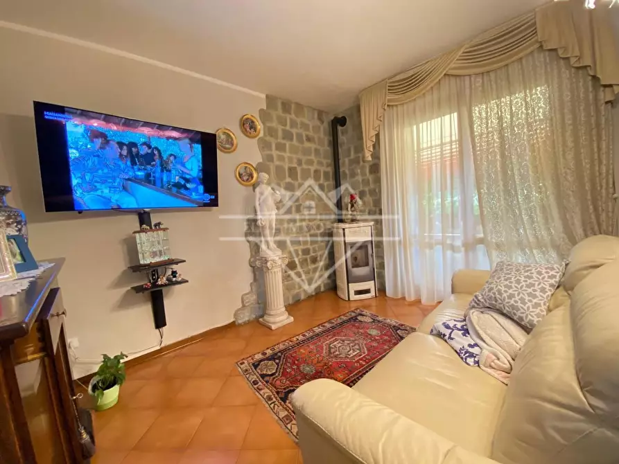 Immagine 2 di Appartamento in vendita  a Carrara