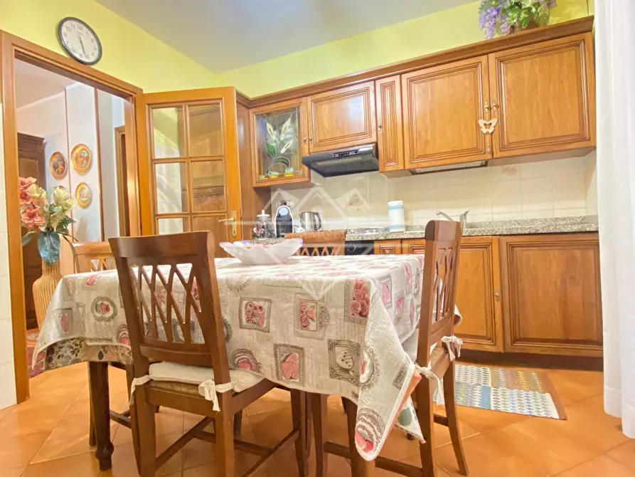 Immagine 4 di Appartamento in vendita  a Carrara