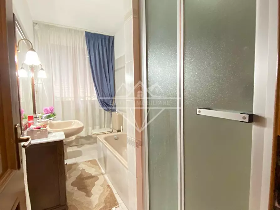 Immagine 10 di Appartamento in vendita  a Carrara