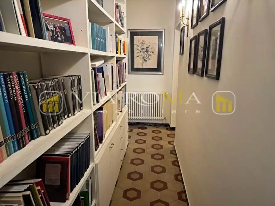 Immagine 24 di Appartamento in vendita  a Lucca