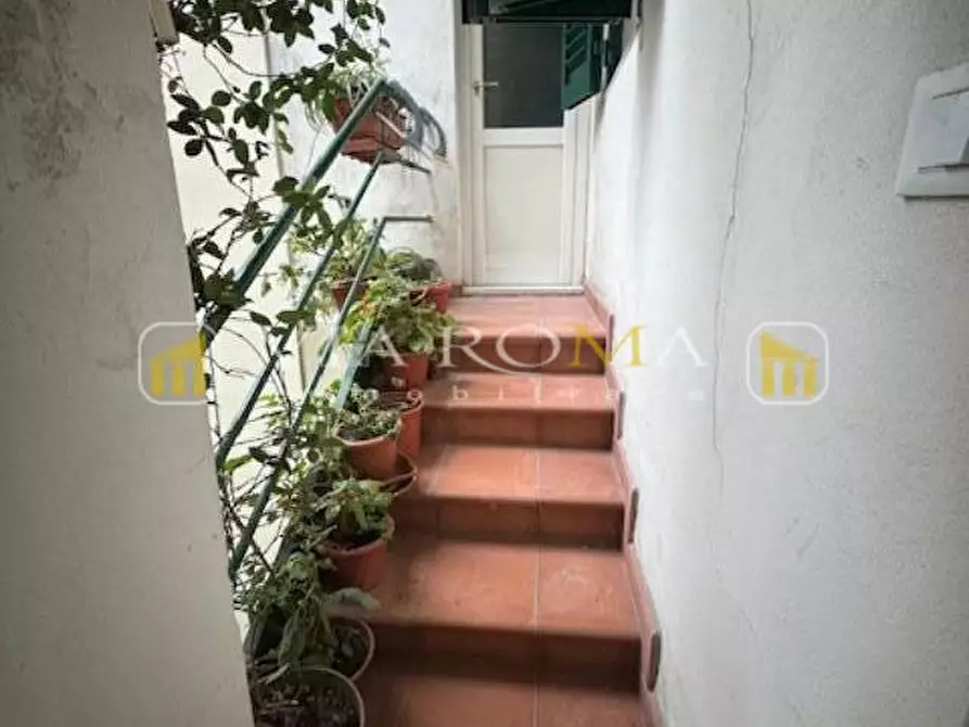 Immagine 16 di Appartamento in vendita  a Lucca