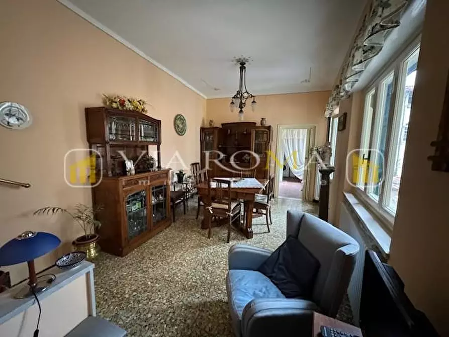 Immagine 15 di Appartamento in vendita  a Lucca