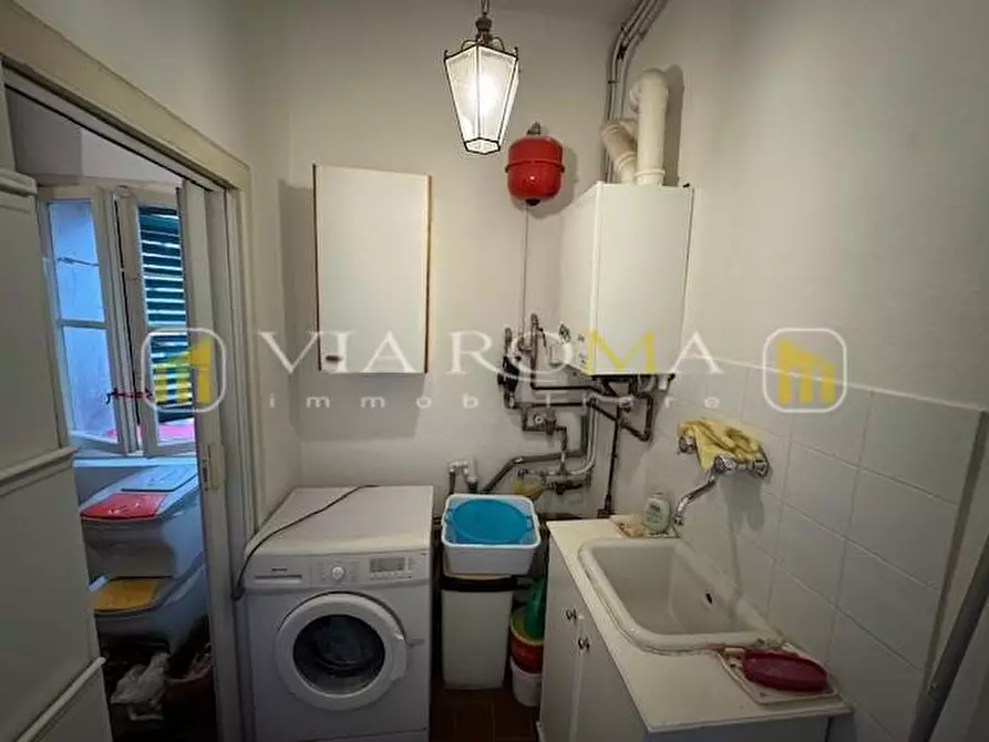 Immagine 14 di Appartamento in vendita  a Lucca