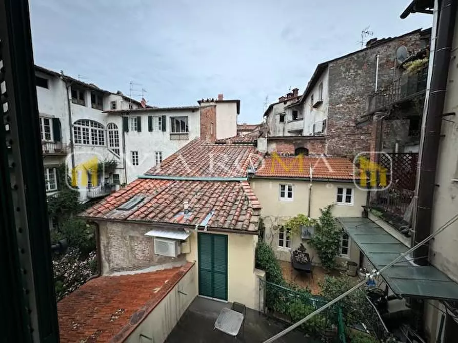 Immagine 7 di Appartamento in vendita  a Lucca