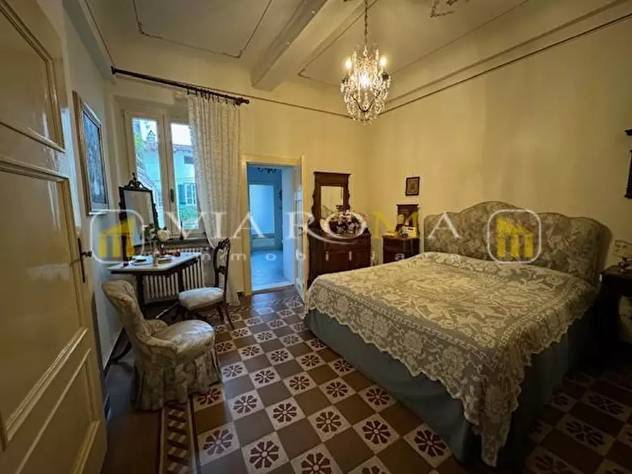 Immagine 6 di Appartamento in vendita  a Lucca