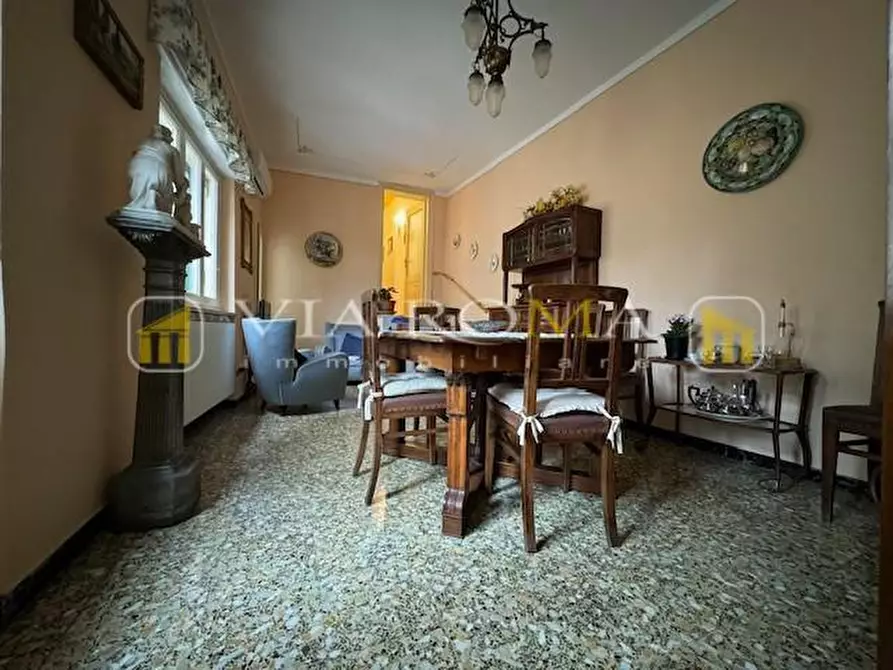 Immagine 13 di Appartamento in vendita  a Lucca