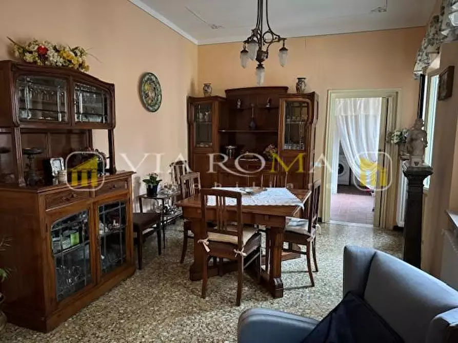 Immagine 2 di Appartamento in vendita  a Lucca