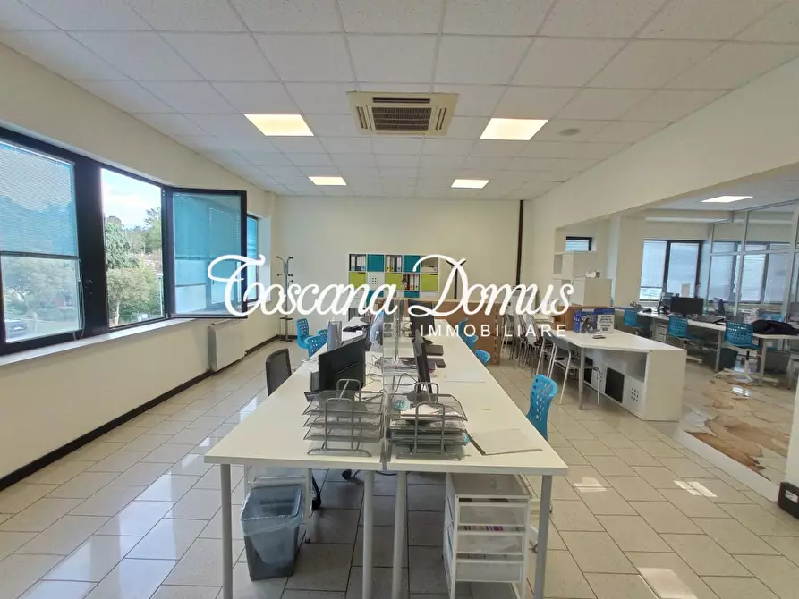 Immagine 10 di Ufficio in affitto  a Siena