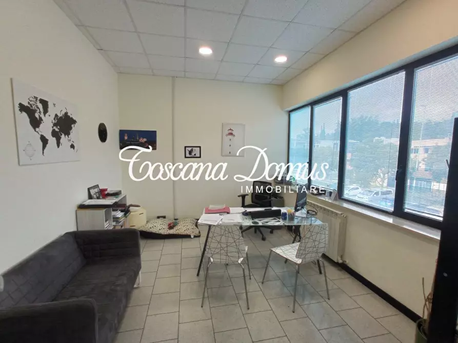 Immagine 9 di Ufficio in affitto  a Siena