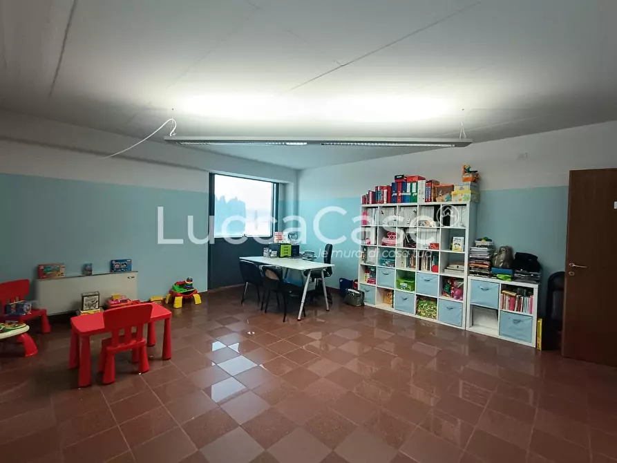Immagine 4 di Ufficio in affitto  a Lucca