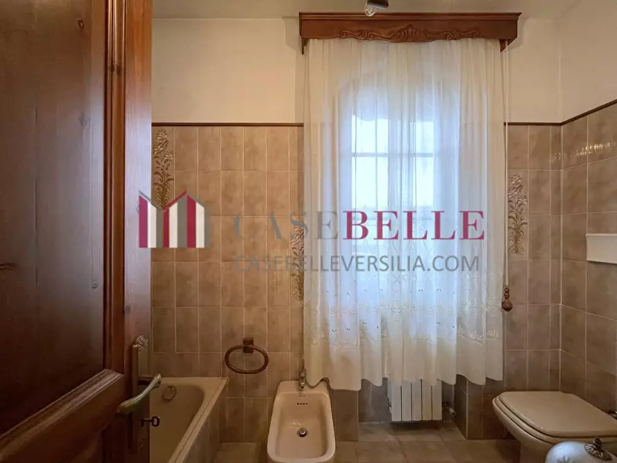 Immagine 25 di Casa indipendente in vendita  a Viareggio