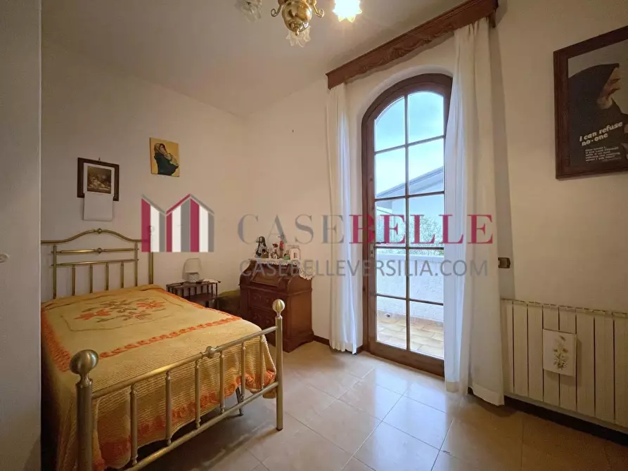 Immagine 29 di Casa indipendente in vendita  a Viareggio