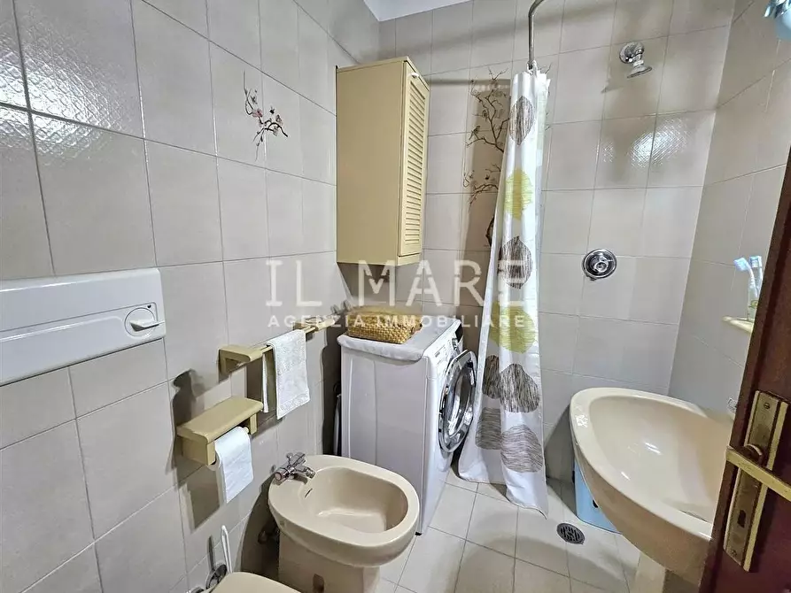 Immagine 17 di Appartamento in vendita  a Massa