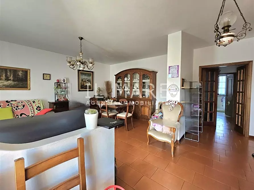Immagine 2 di Appartamento in vendita  a Massa