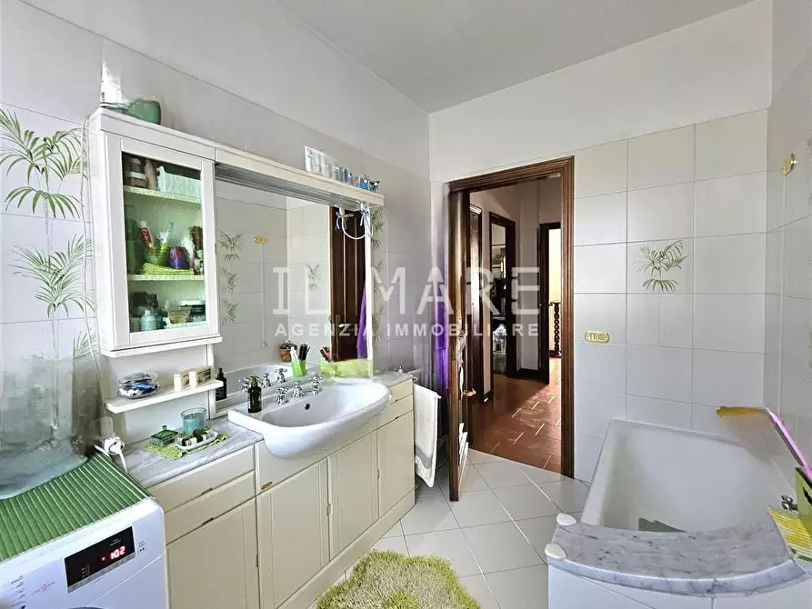 Immagine 13 di Appartamento in vendita  a Massa