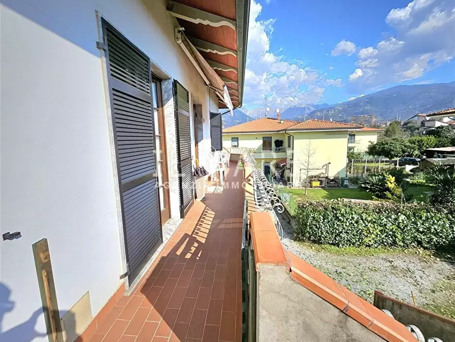 Immagine 24 di Appartamento in vendita  a Massa