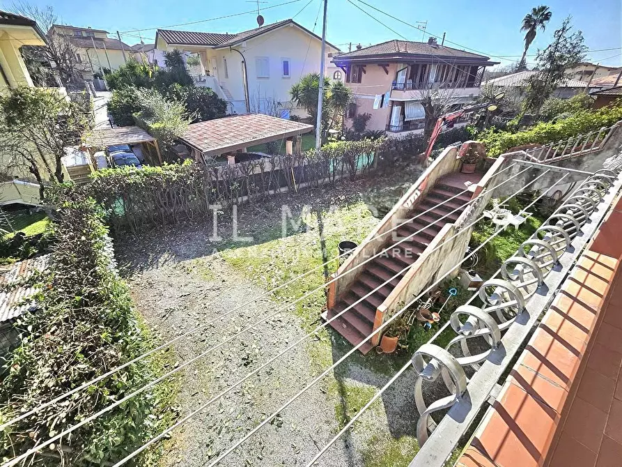 Immagine 25 di Appartamento in vendita  a Massa