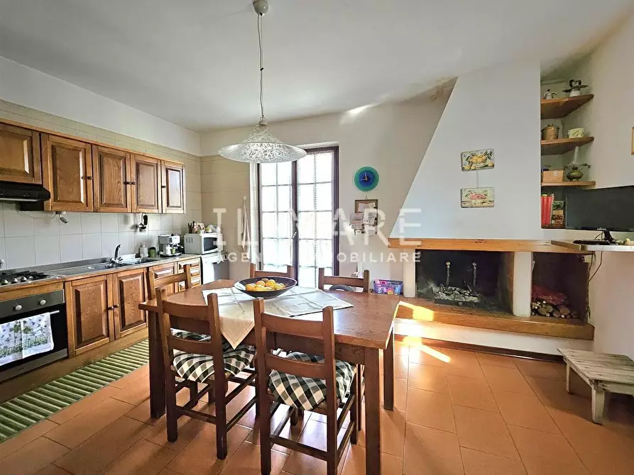 Immagine 5 di Appartamento in vendita  a Massa