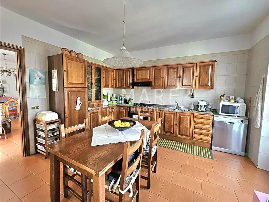 Immagine 7 di Appartamento in vendita  a Massa