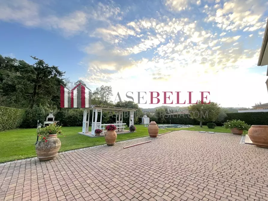 Immagine 70 di Casa indipendente in vendita  a Camaiore