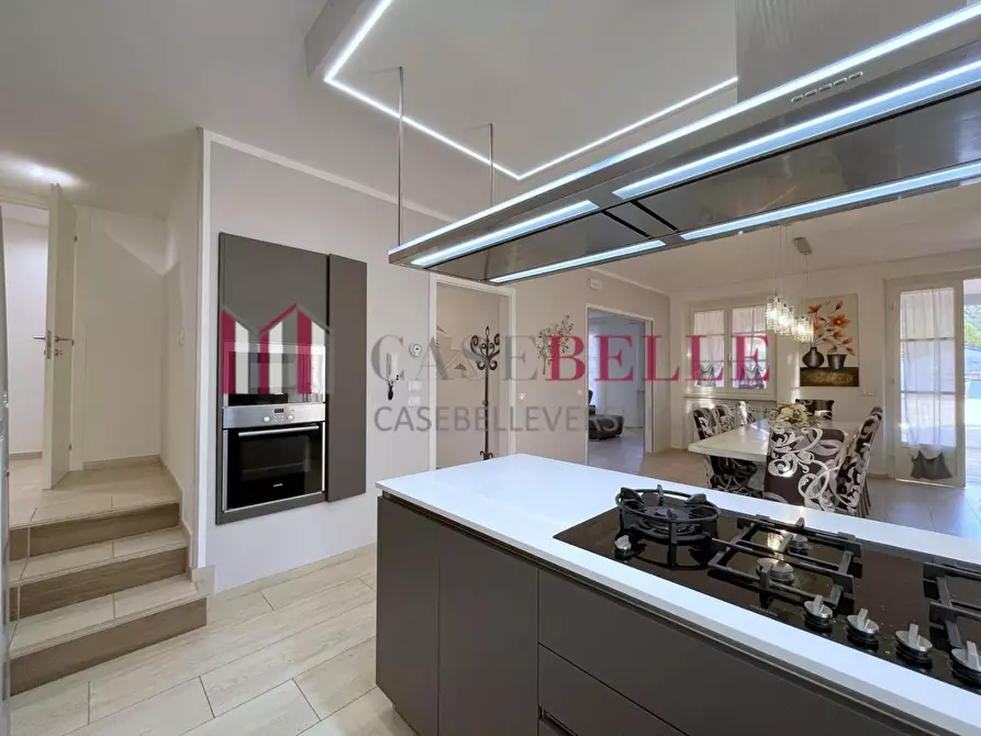 Immagine 21 di Casa indipendente in vendita  a Camaiore