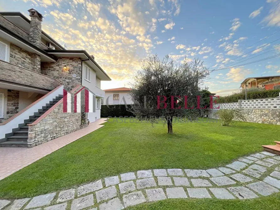 Immagine 66 di Casa indipendente in vendita  a Camaiore