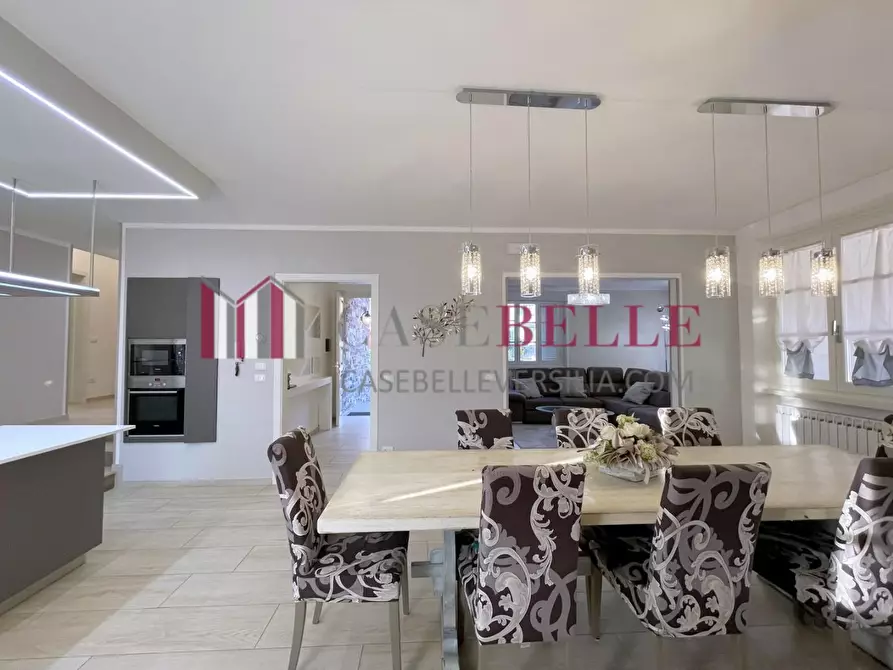 Immagine 6 di Casa indipendente in vendita  a Camaiore