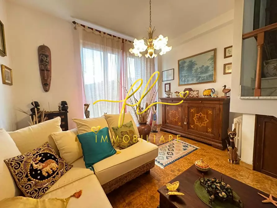 Immagine 17 di Villa in vendita  a Collesalvetti