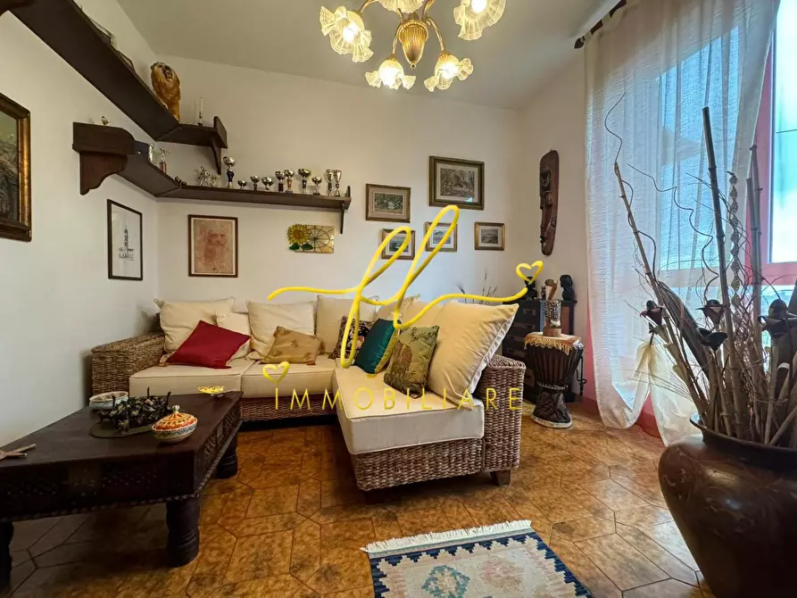 Immagine 12 di Villa in vendita  a Collesalvetti