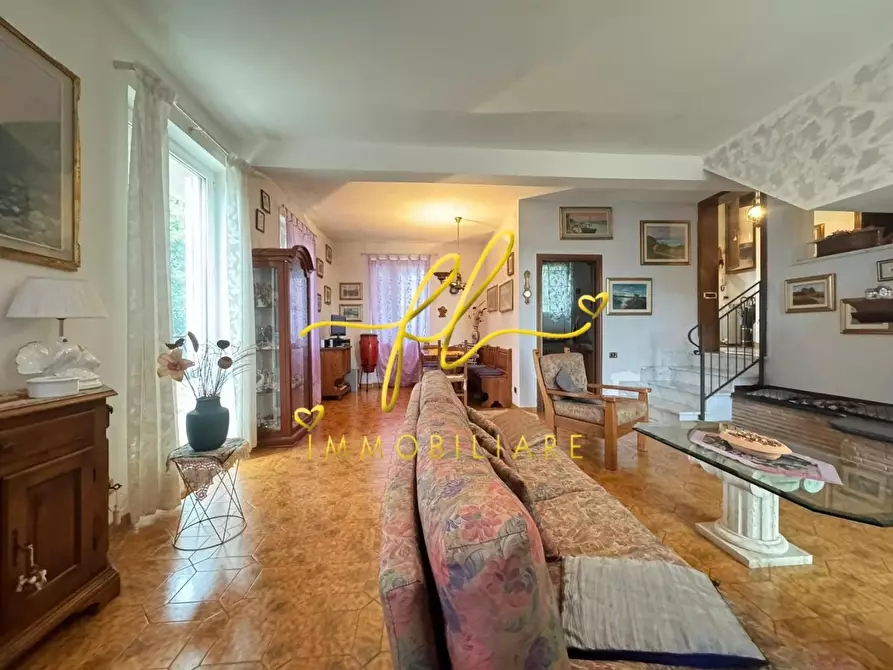 Immagine 6 di Villa in vendita  a Collesalvetti