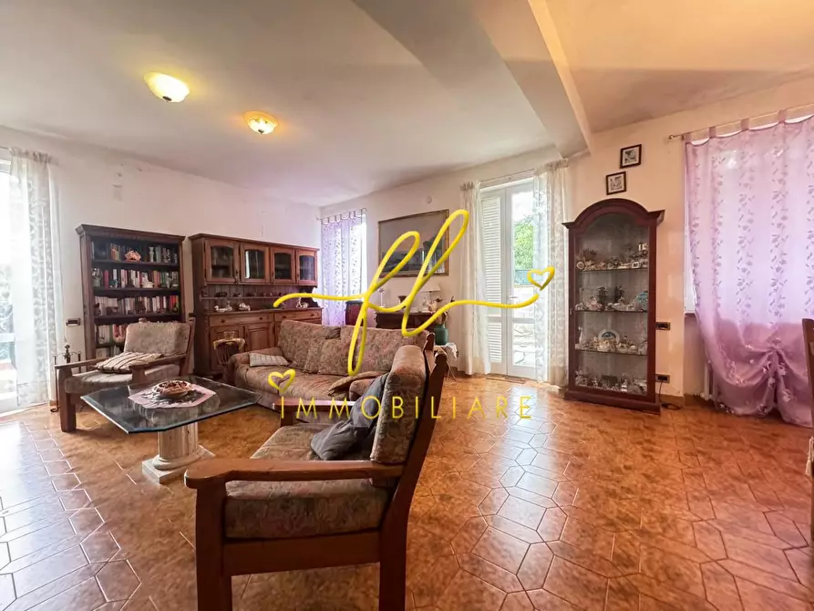 Immagine 15 di Villa in vendita  a Collesalvetti