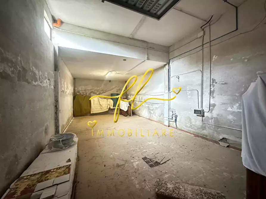 Immagine 42 di Villa in vendita  a Collesalvetti