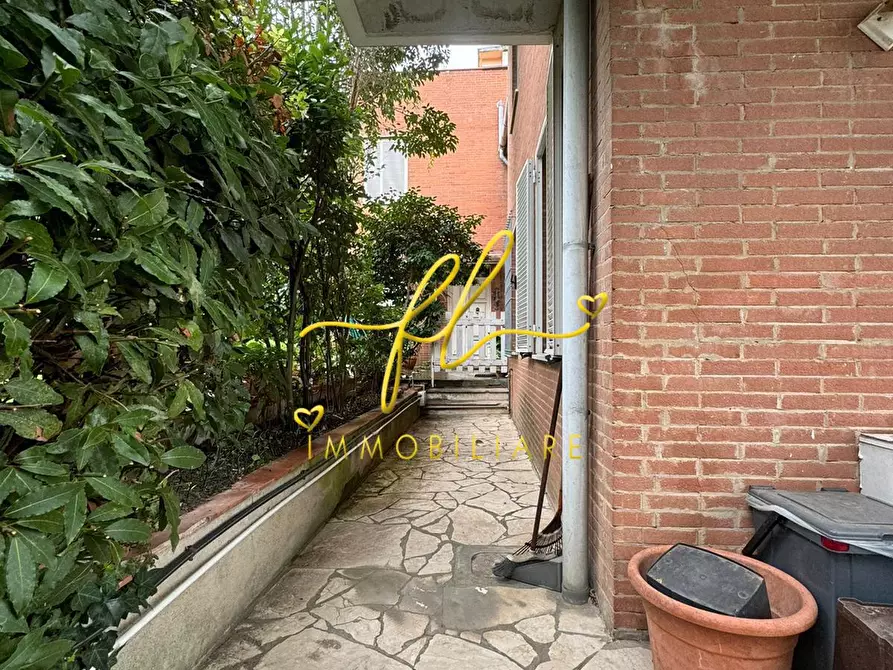 Immagine 38 di Villa in vendita  a Collesalvetti