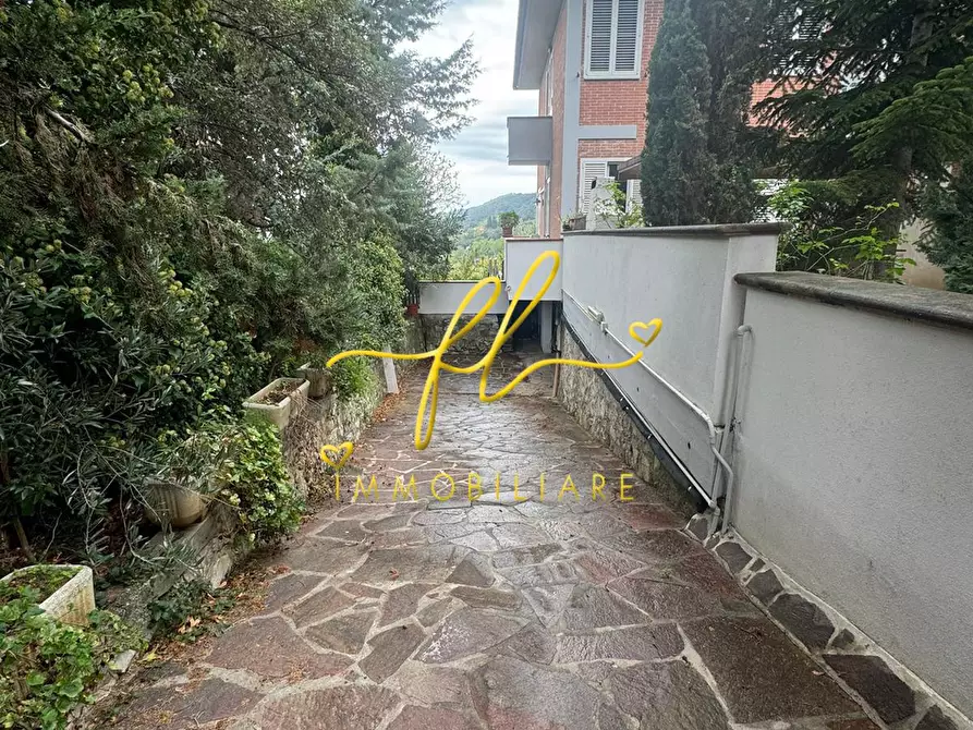 Immagine 35 di Villa in vendita  a Collesalvetti