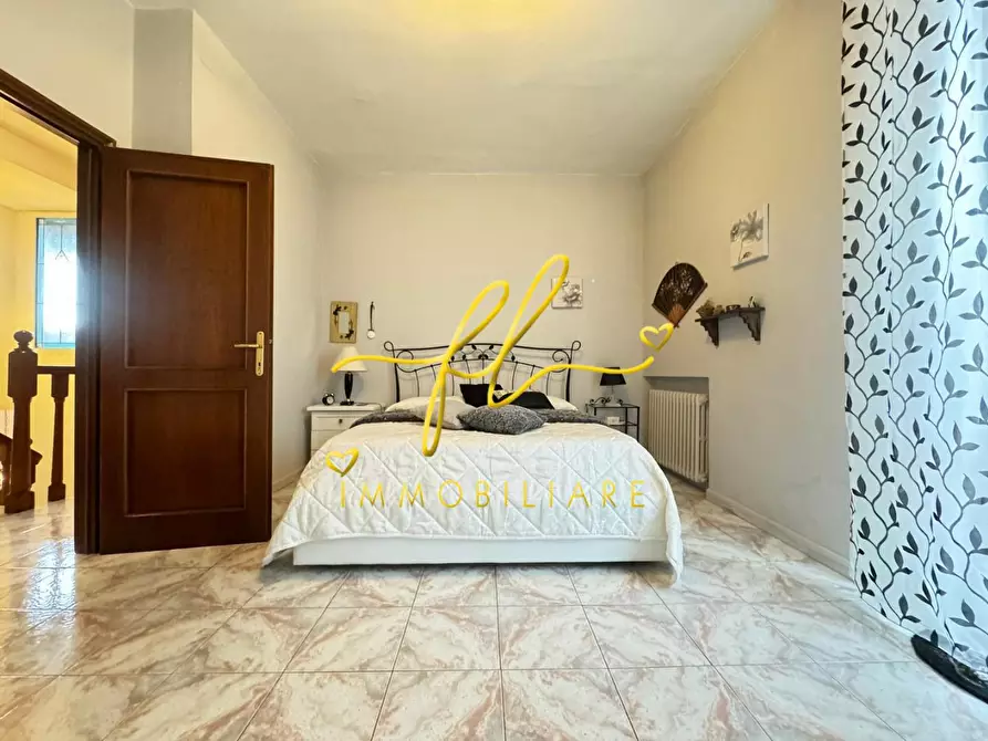 Immagine 21 di Villa in vendita  a Collesalvetti