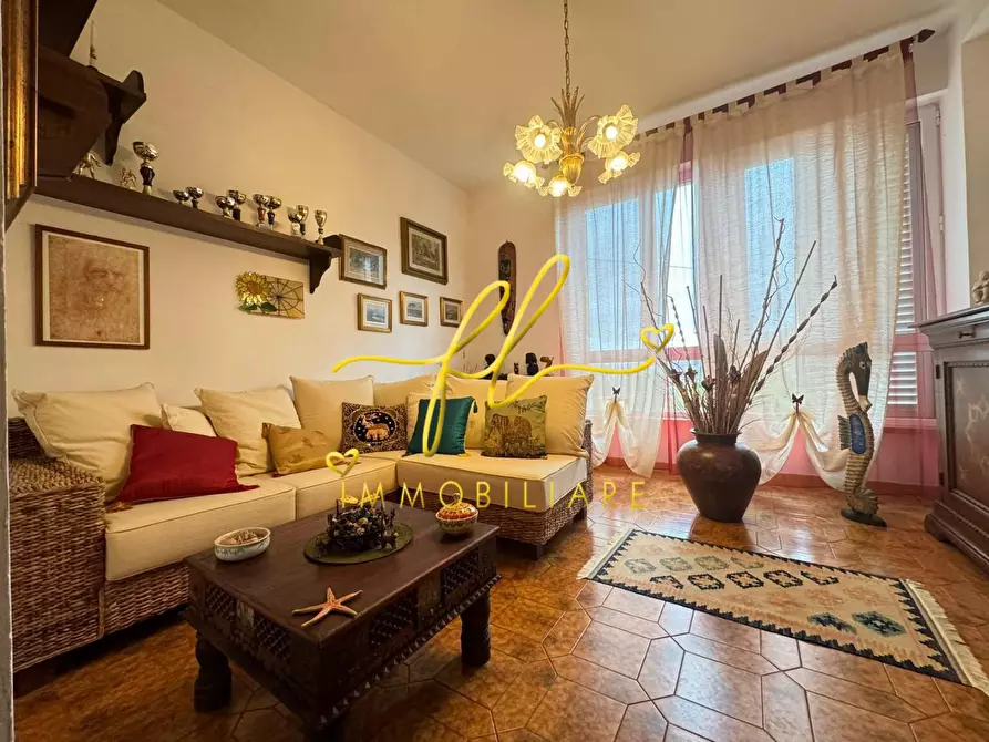 Immagine 16 di Villa in vendita  a Collesalvetti