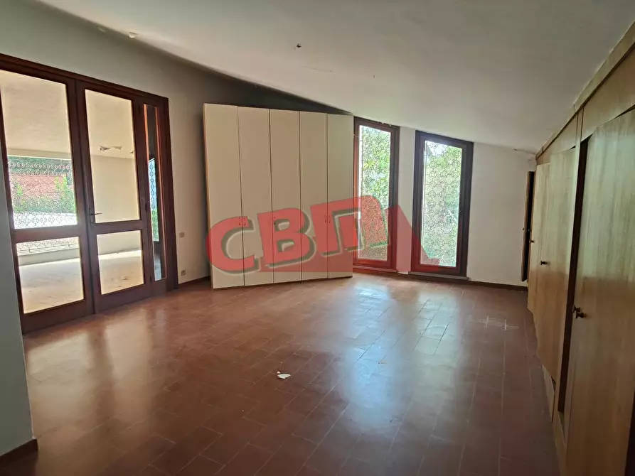 Immagine 23 di Villa in vendita  a Livorno