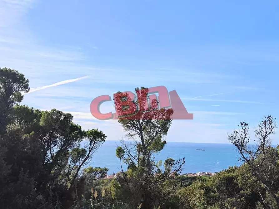 Immagine 10 di Villa in vendita  a Livorno