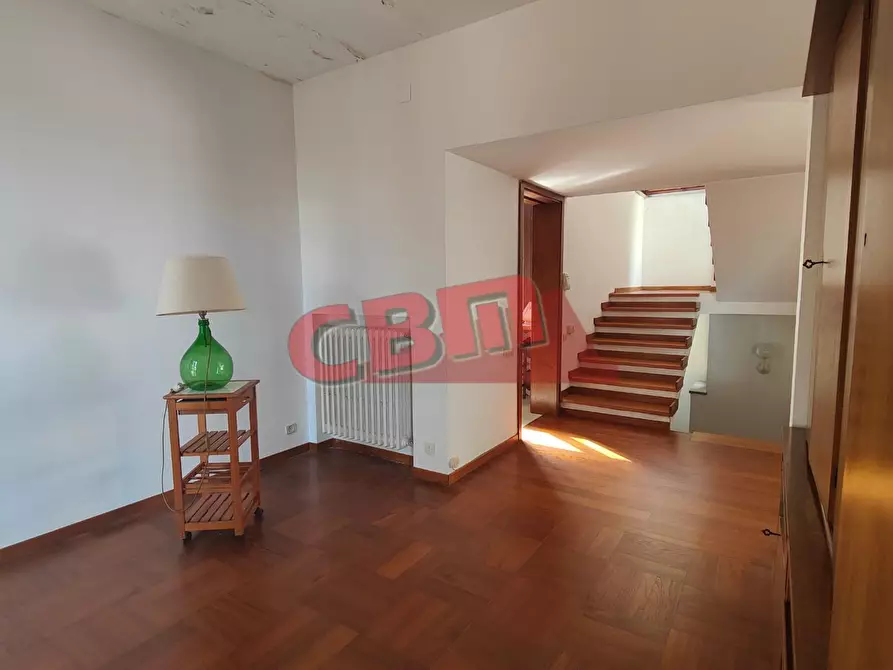 Immagine 16 di Villa in vendita  a Livorno