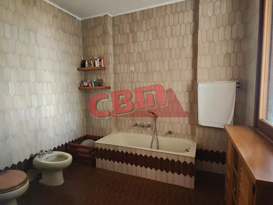 Immagine 30 di Villa in vendita  a Livorno