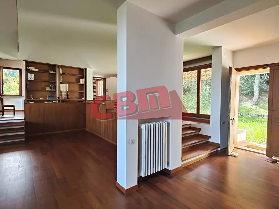 Immagine 3 di Villa in vendita  a Livorno