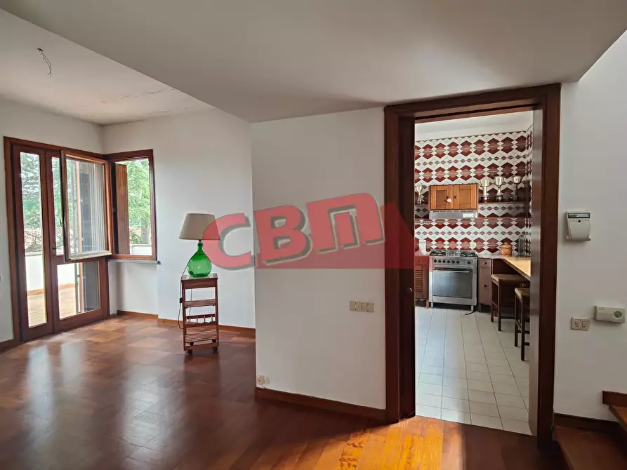 Immagine 12 di Villa in vendita  a Livorno