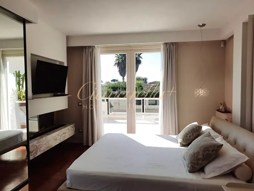 Immagine 15 di Villa in affitto  a Forte Dei Marmi